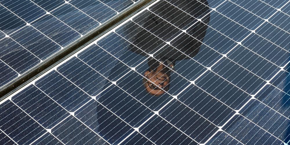 découvrez nos services d'installation de panneaux solaires à bègles. profitez d'une énergie propre et renouvelable tout en réduisant vos factures d'électricité. contactez-nous pour un devis personnalisé.