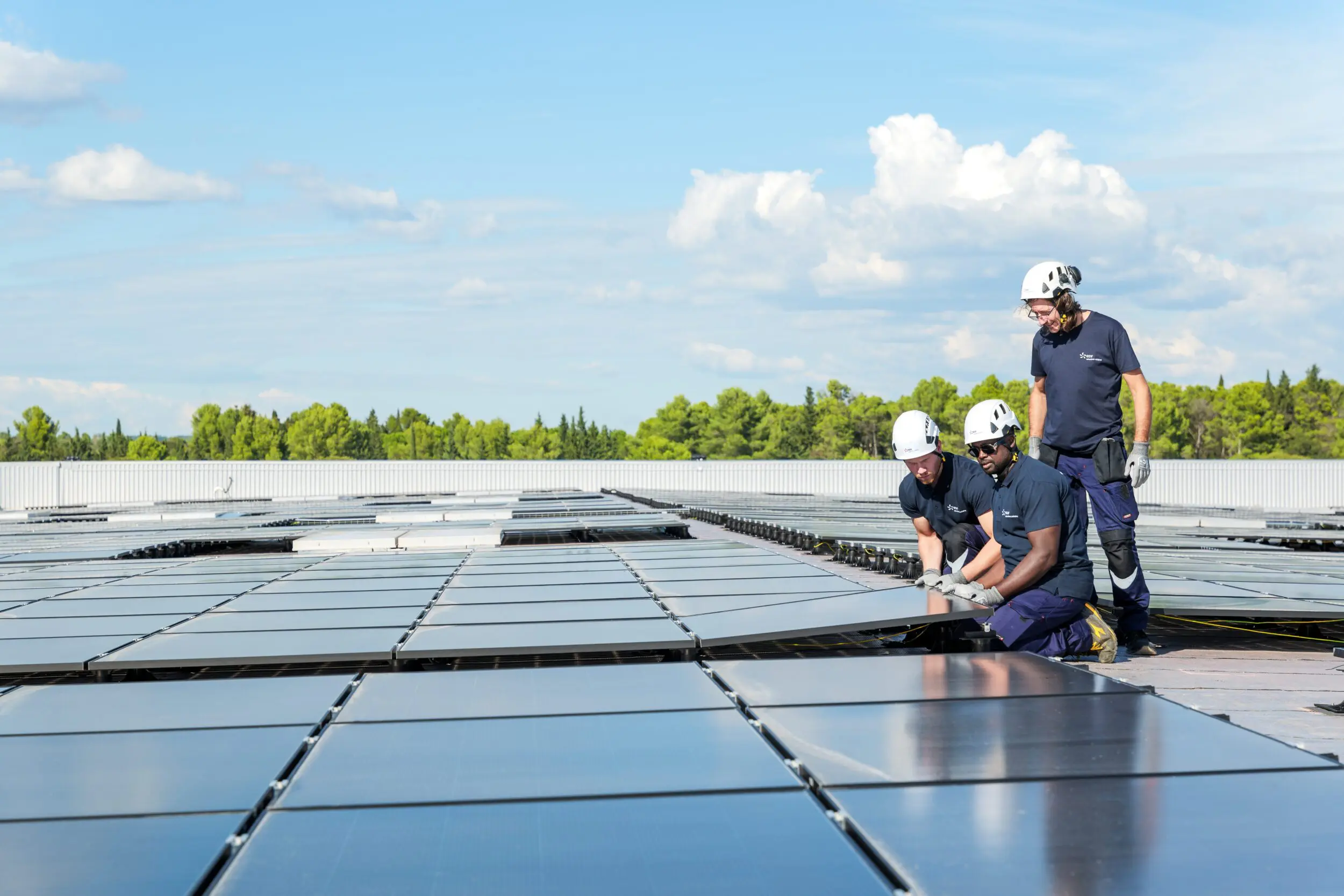 d&eacute;couvrez nos services de maintenance pour panneaux solaires &agrave; b&egrave;gles. assurez le rendement optimal de vos installations solaires gr&acirc;ce &agrave; notre expertise. prise en charge rapide et professionnelle pour prolonger la dur&eacute;e de vie de vos &eacute;quipements.