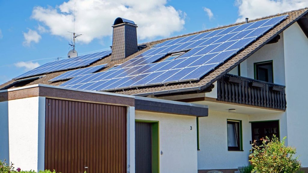 découvrez comment optimiser la revente de votre électricité solaire à villenave-d'ornon. apprenez les étapes clés, les avantages économiques et les aides disponibles pour valoriser votre production d'énergie verte et contribuer à un avenir durable.